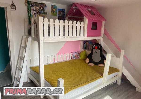 dvoupatrova-detska-postel-domecek