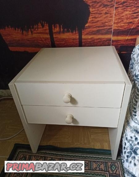 prodam-nocni-stolky