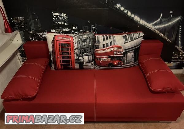 ROZKLÁDACÍ POHOVKA S uloženým prostorem a polštářky