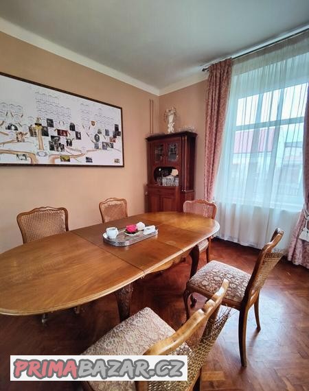 starozitny-jidelni-stul-a-6-zidli