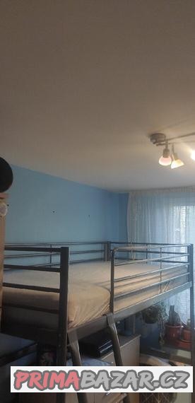 kovova-postel-palanda