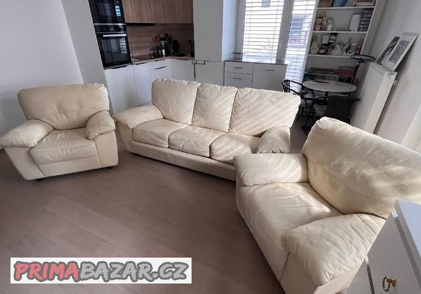 rozkladaci-gauc-a-kresla-z-kuze