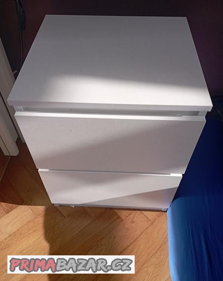 prodam-2-nocni-stolky