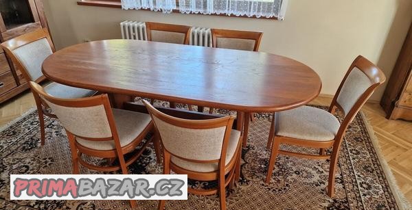 dubovy-jidelni-stul-a-zidle