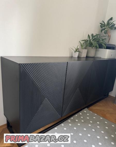 komoda-asha-200-cm-na-kovovem-podstavci-cerny-mat