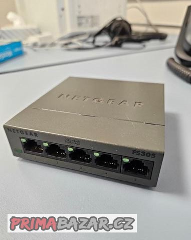 switch-netgear-fs305