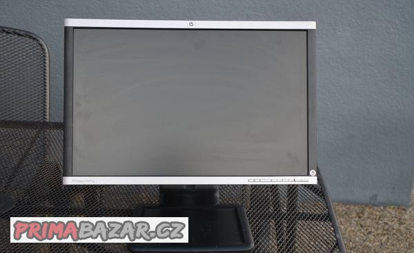prodam-lcd-monitor-hp-la2205wg