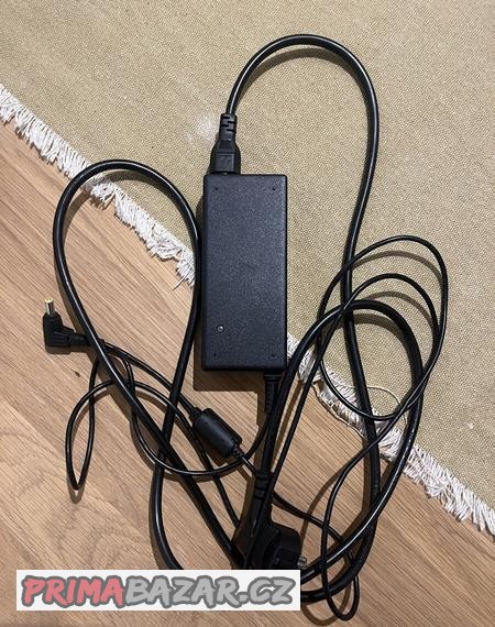 sitovy-zdroj-adapter-100-240-v-50-60-hz