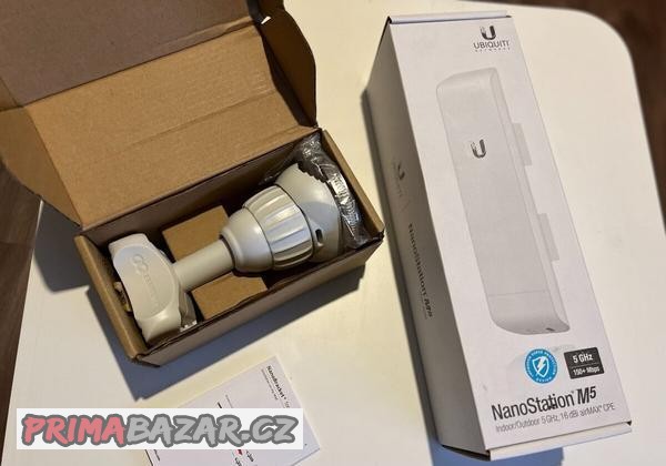 ubiquiti-nanostation-m5-mimo-tdma-outdoor-wifi-antena-drzak