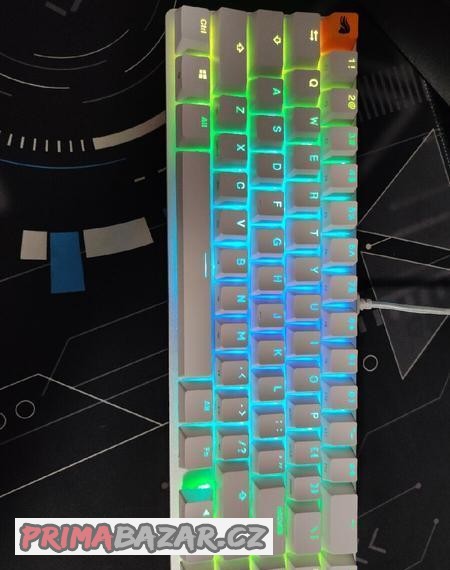 glorious-gmmk-v2-65-klavesnice