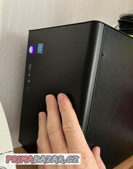 stolni-pc-micro-atx-case-22-lcd-klavesnice-mys