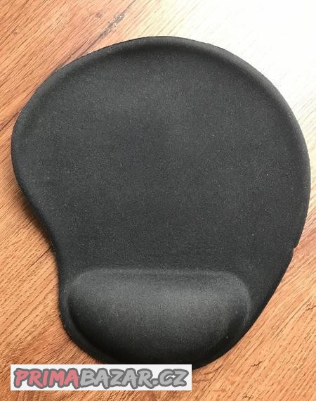 podlozka-pod-mys-cerna