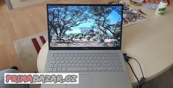 PRODÁNO-Asus VivoBook 15 / 4x 1.6-3.9GHz/ 12GB RAM/ FullHD