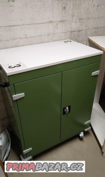 vozik-na-notebooky-w-16-zeleny