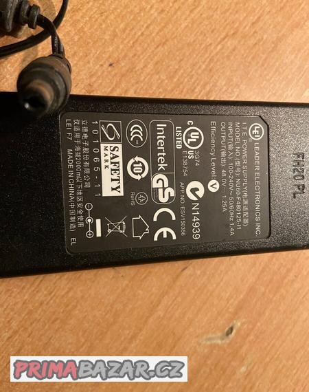 nabijecka-adapter-funkcni-praha-6-mam-vic-kusu