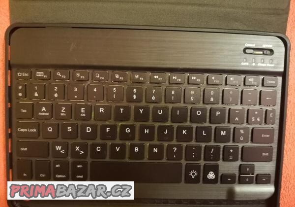 bt-klavesnice-ve-flip-pouzdru-podsvicena-supertenka