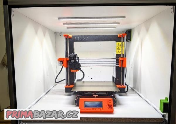 vysuvny-box-na-tiskarnu-se-svetlem-a-ventilatorem