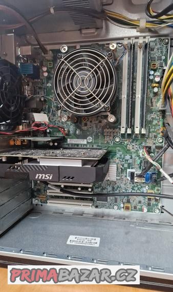 pc-stolni-3500kc-klavesnice-mys-svitici-podlozka-1200kc