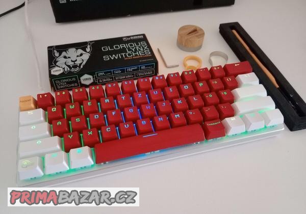 glorious-gmmk-compact-white-ice