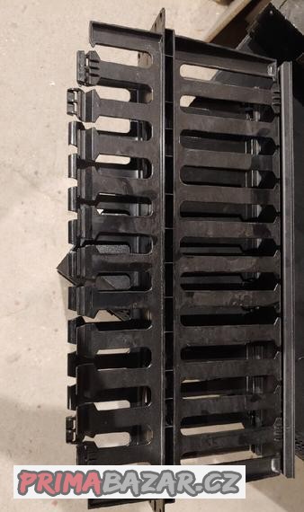 vyvazovaci-panel-cable-management-do-racku-2u