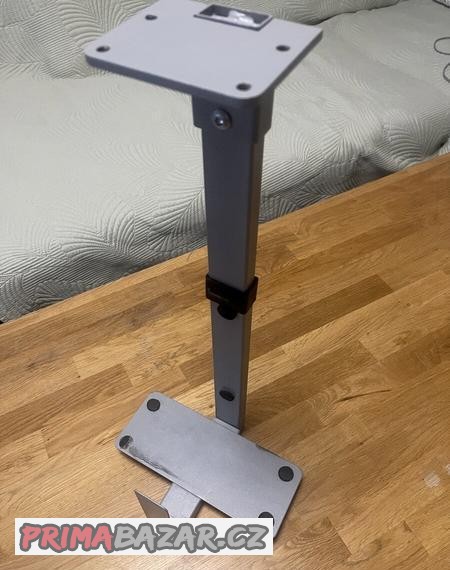 drzak-na-pocitac-pod-stul