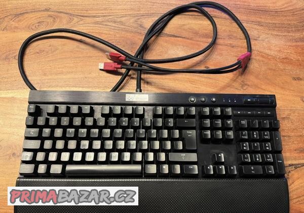 corsair-klavesnice-k70-red-light