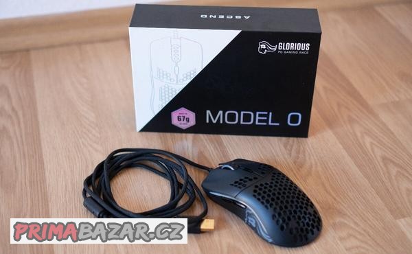 glorious-model-o-herni-mys-cerna