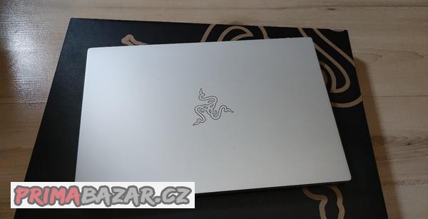 Razer Book 13