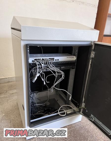 rack-skrin-ventilator-wifi-router-server-skrin