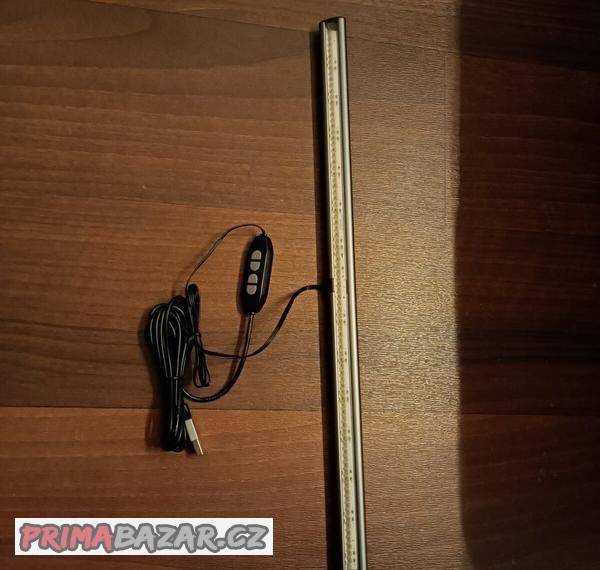 led-osvetleni-monitoru-pc