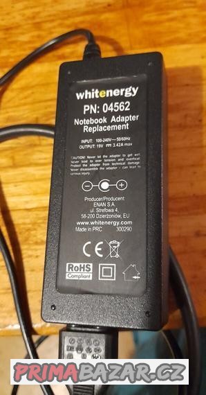 nabijecka-adapter-k-notebooku