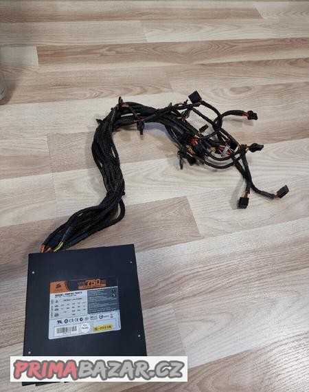 zdroj-corsair-750w