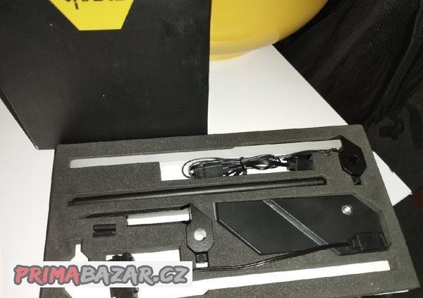 drzak-graficke-karty