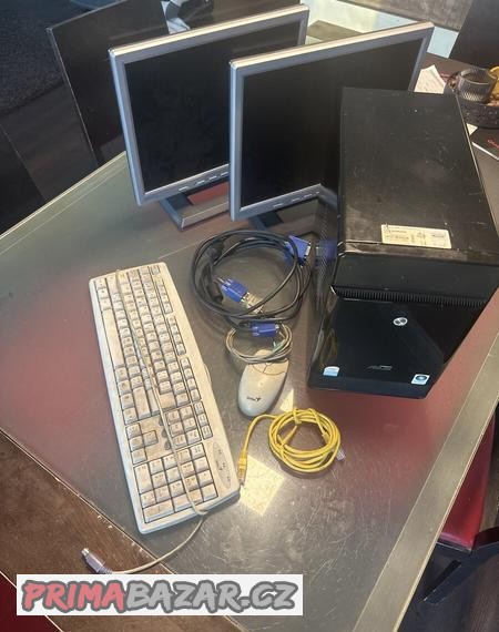 pc-set-se-dvema-monitory