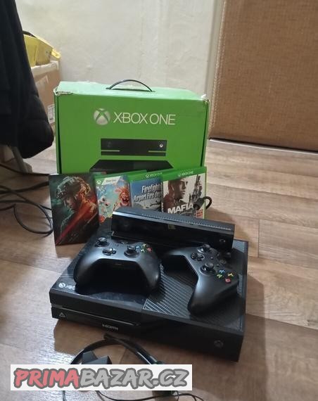 Xbox One + Kinect + 2 Ovladače + sluchátka