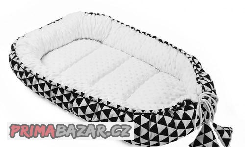 oboustranne-hnizdecko-kokon-minky-60x90cm-geometrie-troj