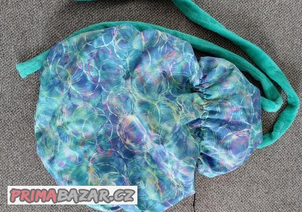 nosici-kapsa-s-kapuci