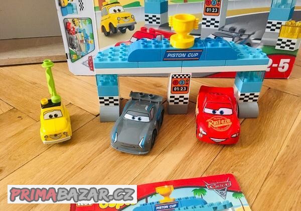 Lego Duplo Závod o zlatý píst McQueen