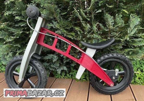 Balanční odrážedlo First Bike