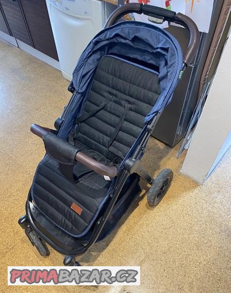 modry-sportovni-kocar-zopa