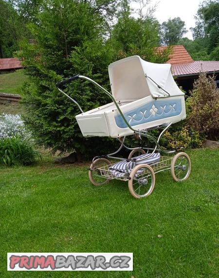 retro-kocarek-liberta-rezervace-do-pondeli