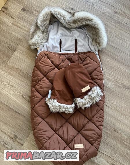 zimni-fusak-s-kozesinou-a-rukavicemi-beztroska