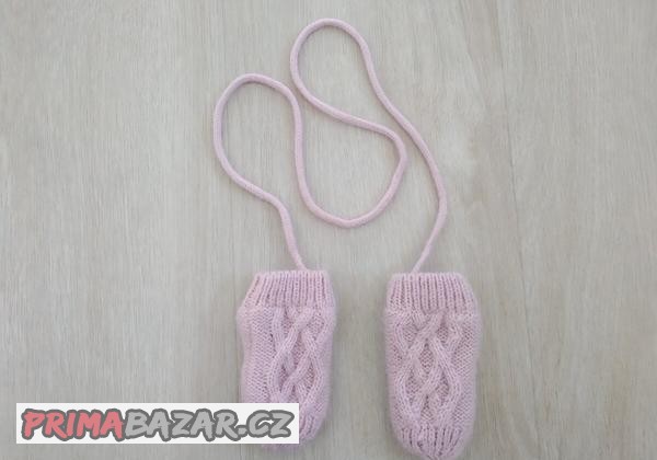 rukavicky-pro-holcicku-miminko