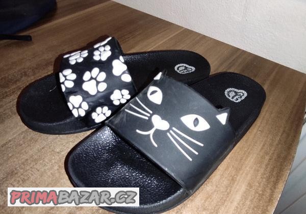 DEDOLES vel. 30 kočky dívčí nazouváky / cukle