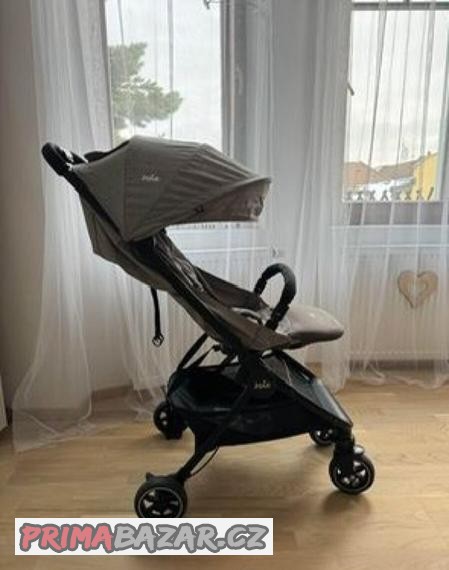 kocarek-do-letadla-pujceni-pronajem-joie-pact