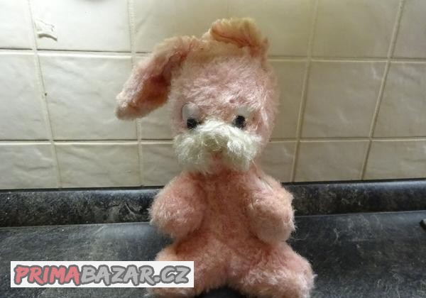 růžový zajíc