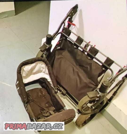 pro-dvojcata-kocarek