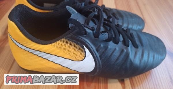Kopačky na fotbal NIKE, velikost 40