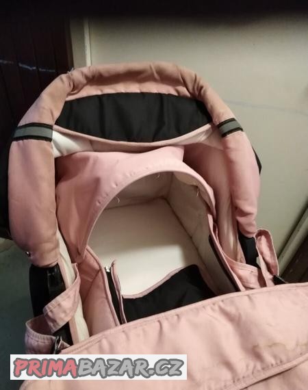 detsky-ruzovy-kocarek