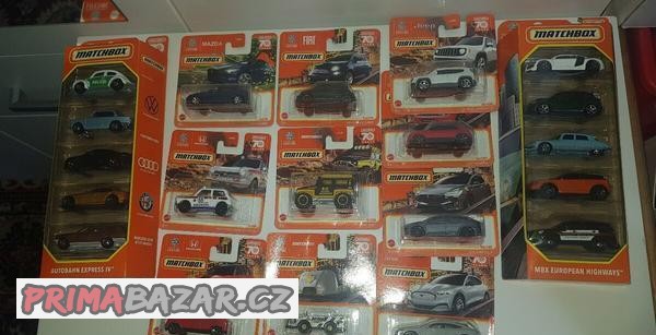 Matchbox 2 sady aut po 5 ks + 10 autíček - nehrané